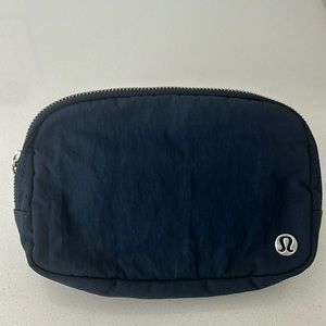 Lululemon 1 L belt bag